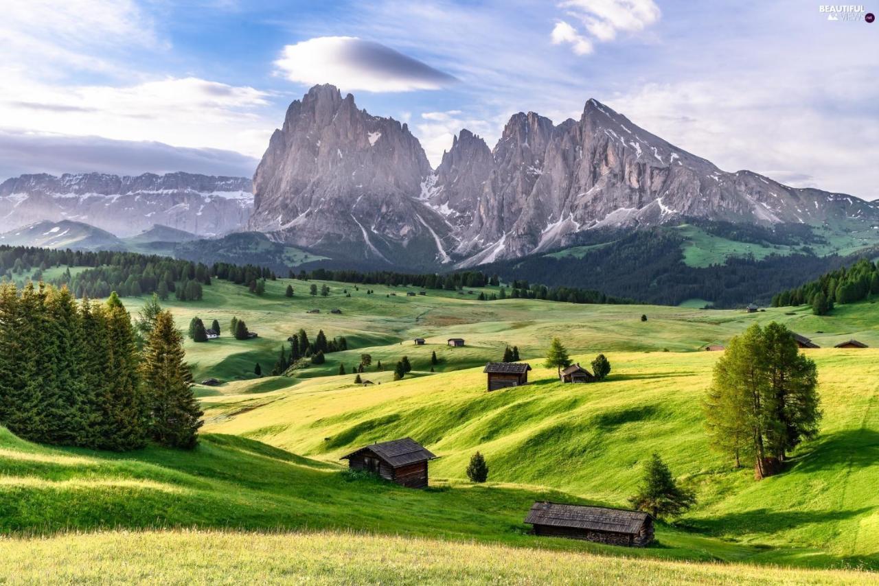 Hotel Cosmea 4 Stars - Your Dolomites Experience Ortisei Esterno foto